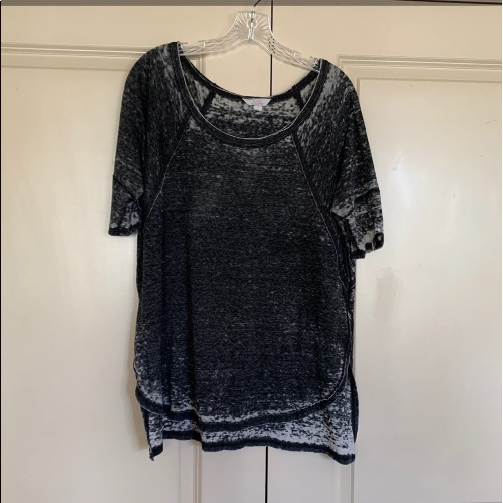 Grey short sleeve shirt